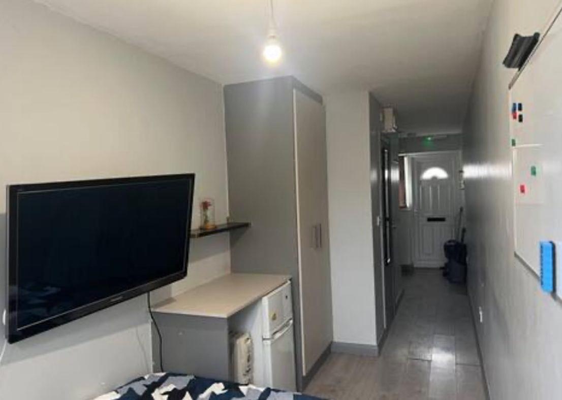 Feltham Apartment